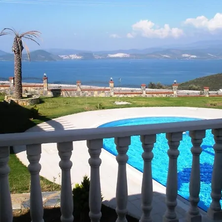 2 Bed, 2 Bath On Private Site Within 300 Metres Of The Beach Apartament Bogazici