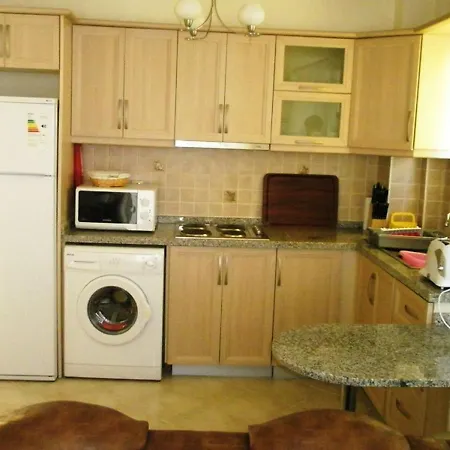 Apartament 2 Bed, 2 Bath On Private Site Within 300 Metres Of The Beach *
