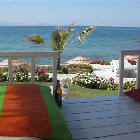 Apartament 2 Bed, 2 Bath On Private Site Within 300 Metres Of The Beach *